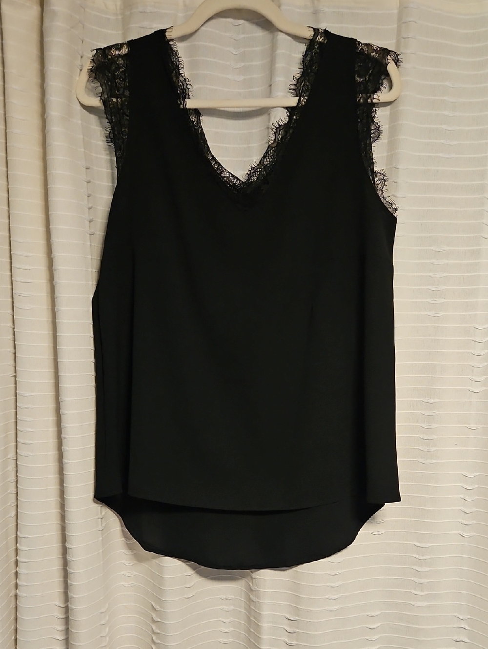Black Lace Trim V-Neck Sleeveless Cami
